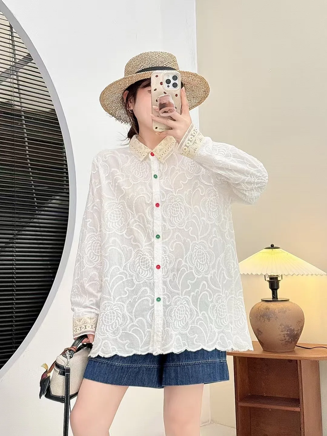 Camicie in cotone ricamate con bottoni colorati per ragazza dolce giapponese Mori Camicetta casual a maniche lunghe con colletto rovesciato primavera autunno