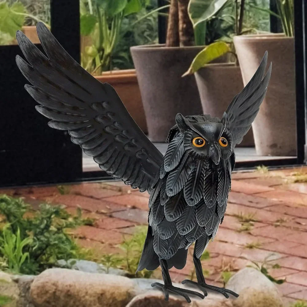 

Statues Halloween Decoration,Solar Owl Decoy Sculptures Standing Metal Owl deterrent to Scare Birds Squirrel Away for Outdoor