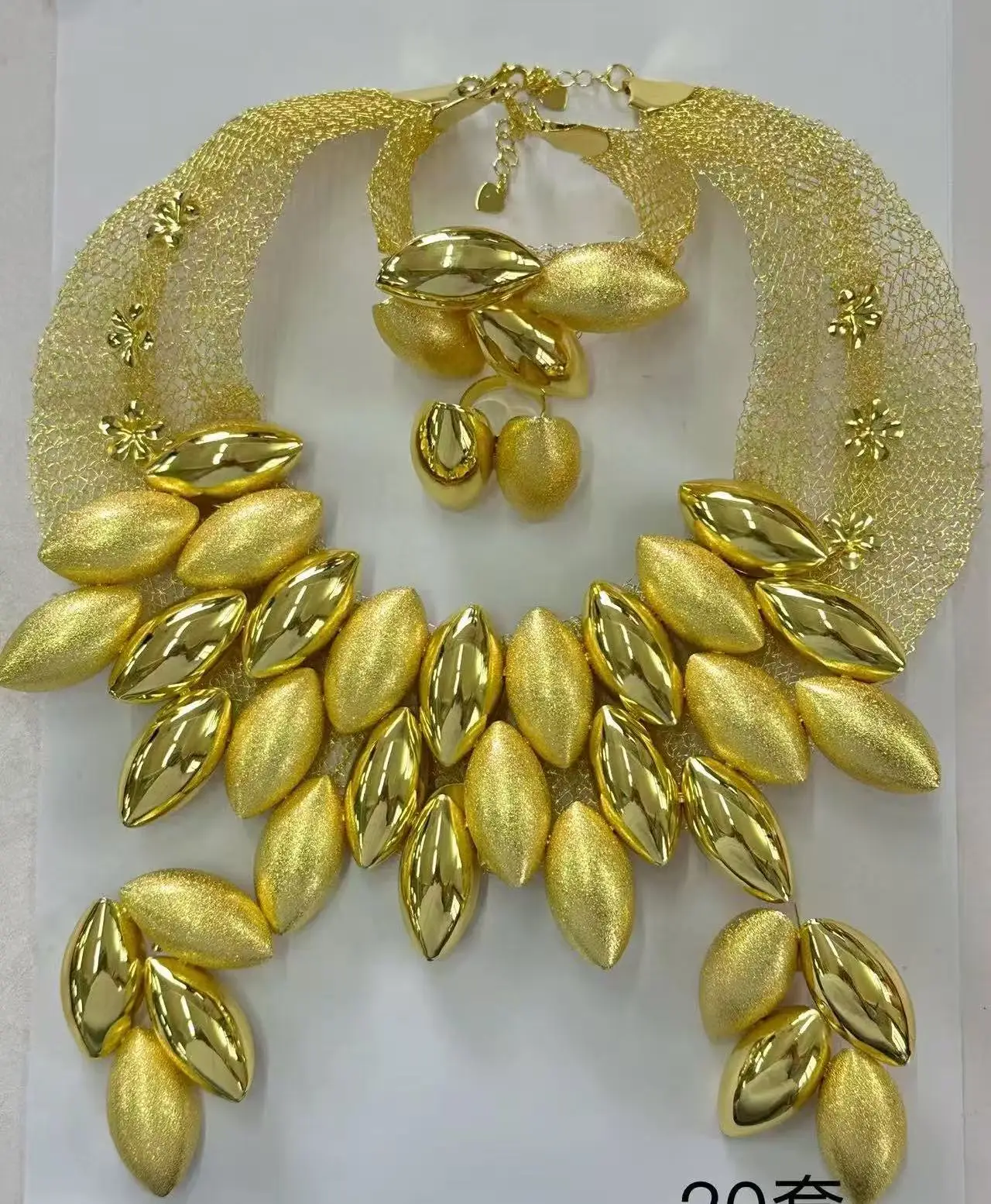Women Multi‑Tone Petal Shape Jewelry Set Gold Plated Braided Chain Necklace Bracelet Earring Ring For African Bridal Party Event