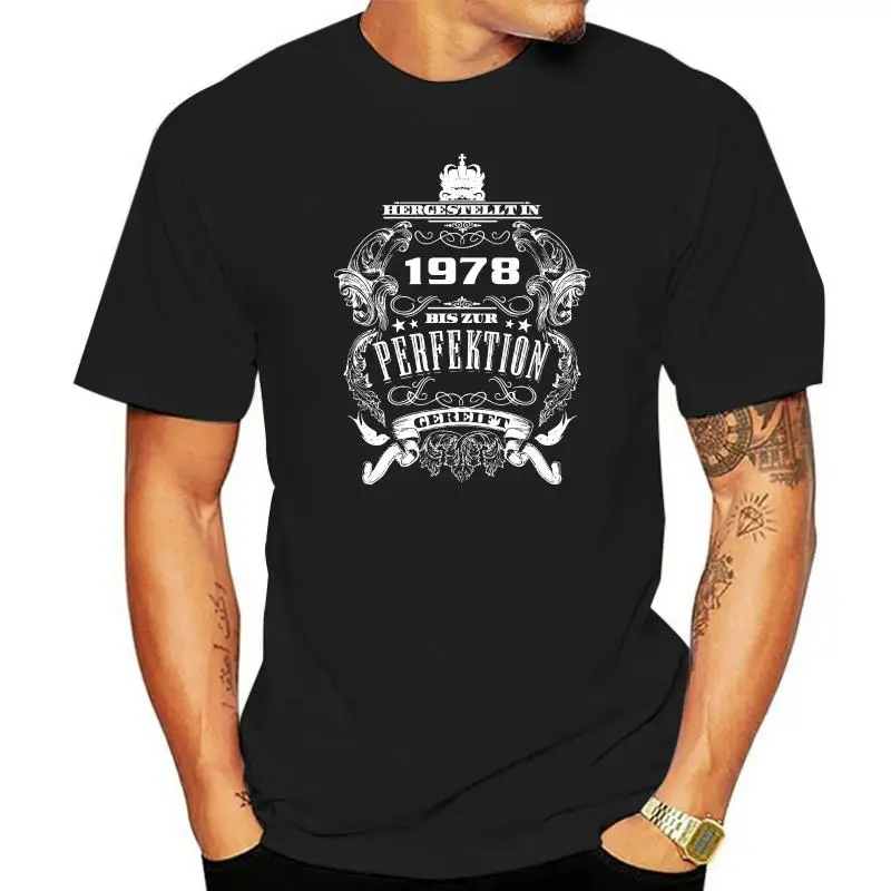 2022 Hot Sales Men'S Short Sleeve O-Neck Bis Zur Perfektion Gereift 1978 Geschenk 2022 Geburtstag Vierzigster 40 T-Shirts