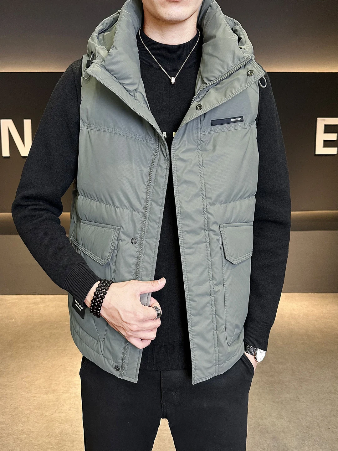 

Мужской утепленный жилет 2025: осенне-зимняя повседневная спортивная одежда для активного отдыха, модный, с капюшоном, из прочной полиэстеровой ткани, утолщенный, белый.