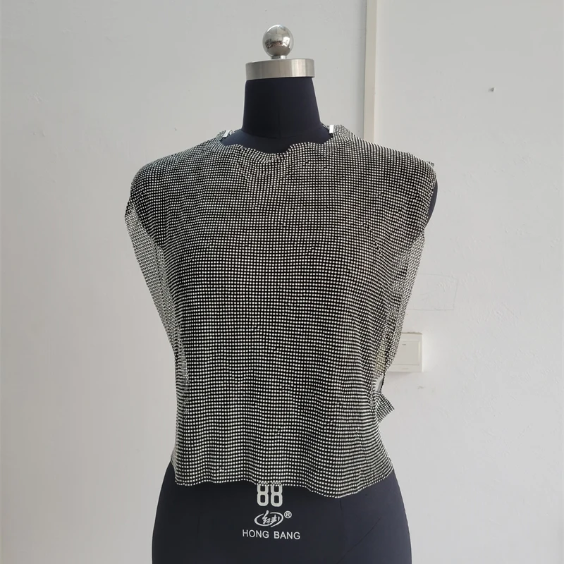 Street Style 2025, Sommer, glänzendes Strass-Crop-Top für Damen, Metall, ärmellos, modische Tank-Tops, Cruz сoji, Luxus-Frauenkleidung – Detail 11