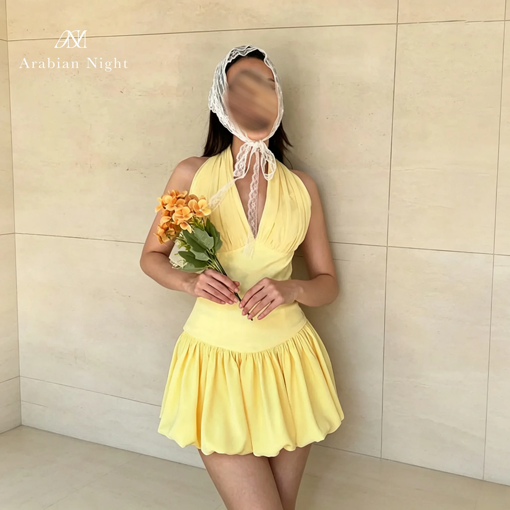 Robe Courte Sexy Y2K pour Femme, Style Nuit Arabe, Dos Nu, Col Halter Plissé, Idéale pour Soirées Club et Fêtes