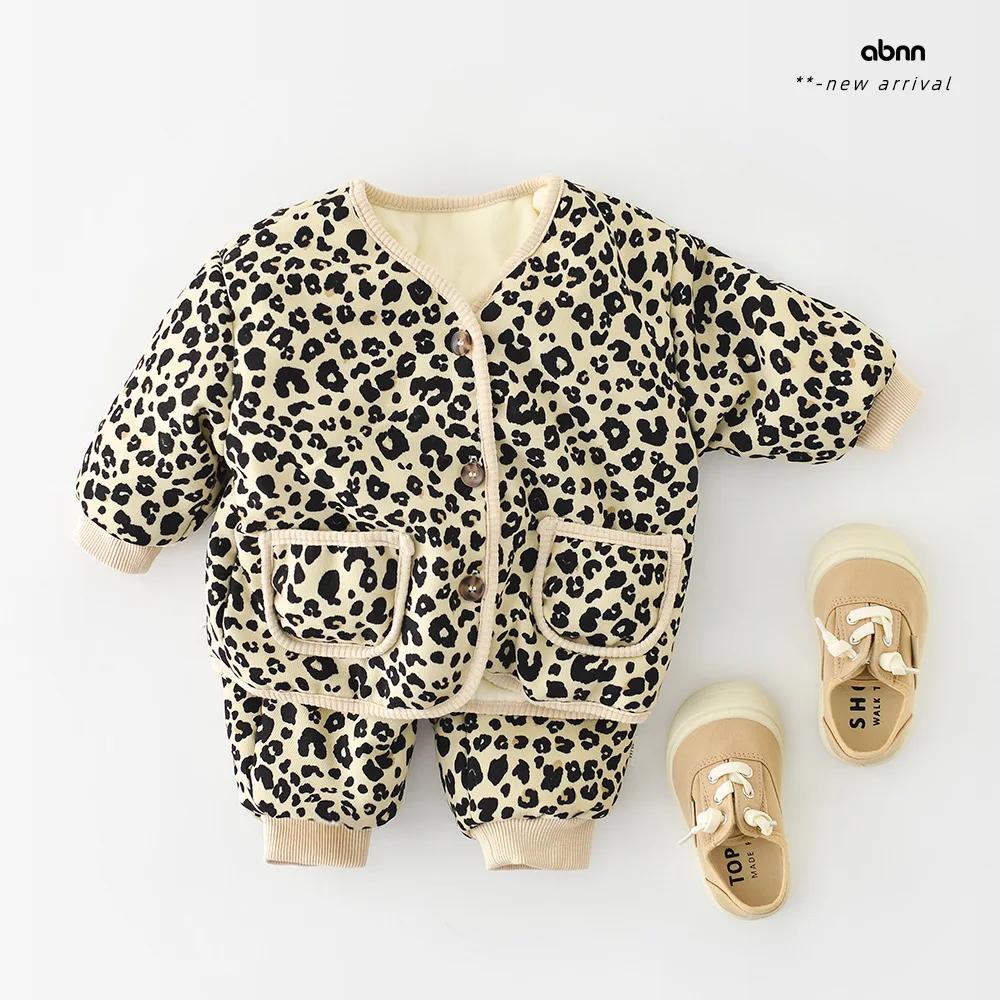 2024 Winter New Baby Warm Clothes Set Cute Leopard Floral Coat + Pants 2pcs Suit Vintage Baby Girl Outfits Infant Jacket Set