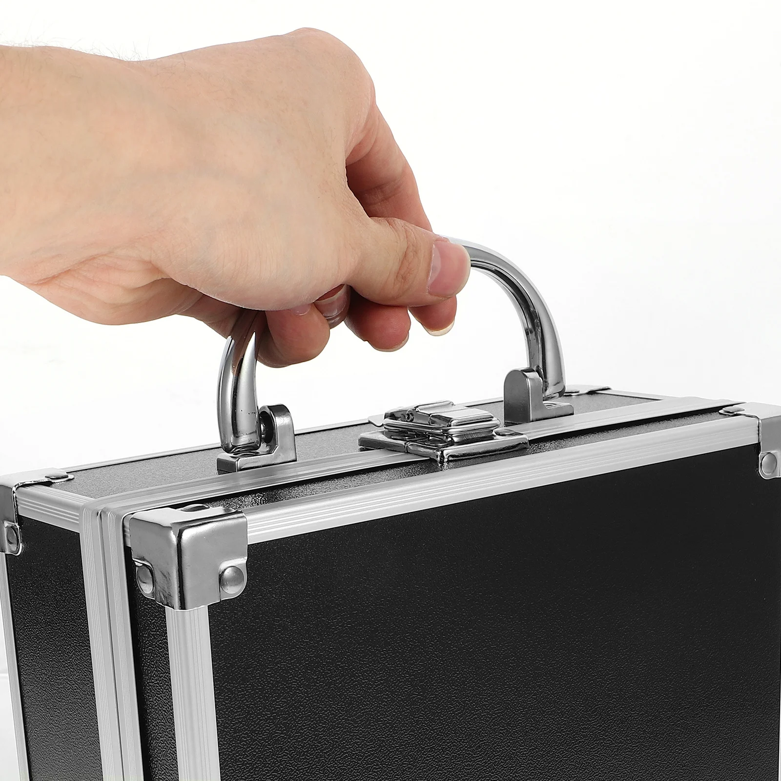 

Aluminum Alloy Case Portable Makeup Organizer Travel Nail Supply Storage Box Tool Kit For Makeup Brushes