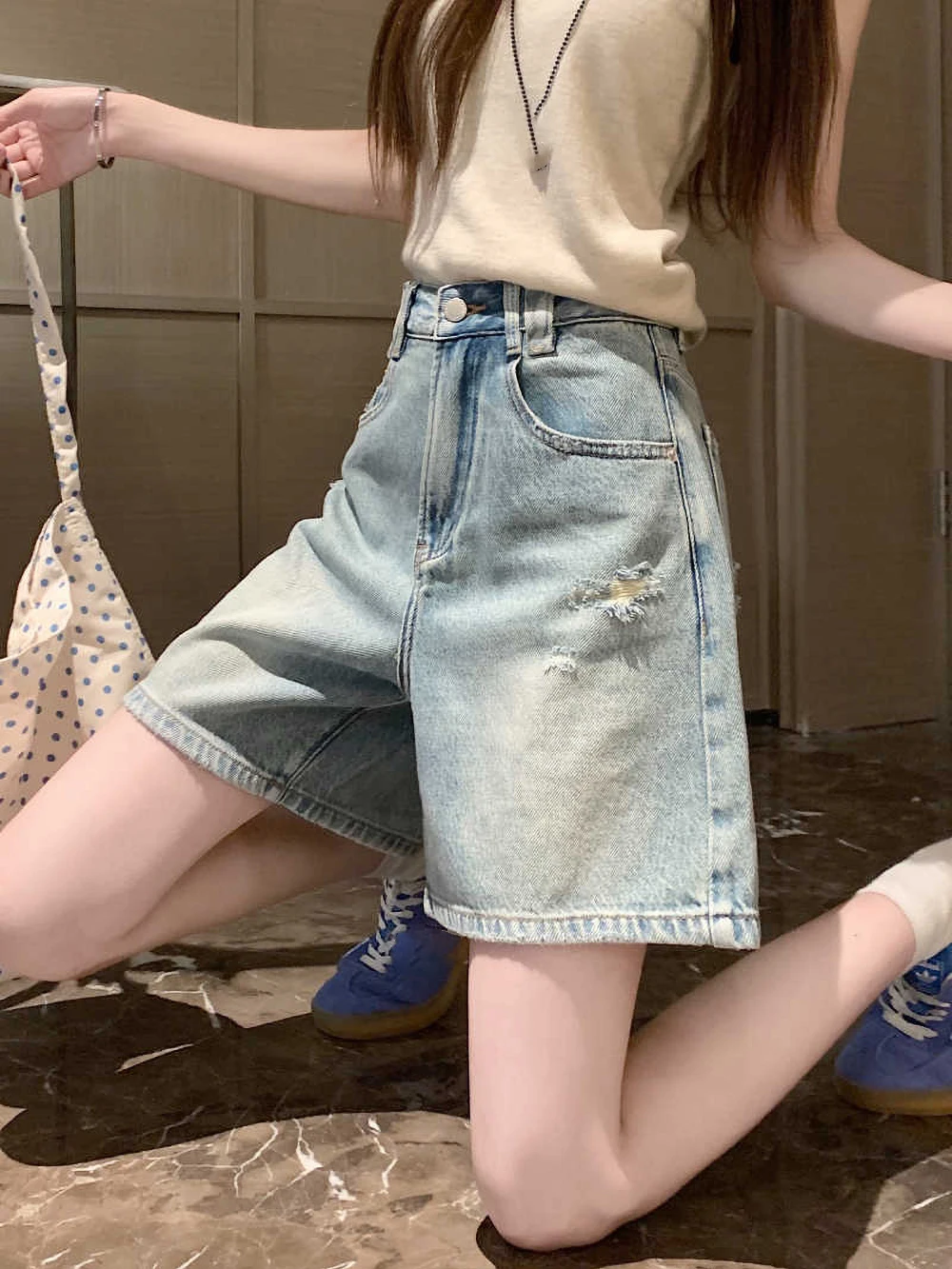 Retro Water Washed Ripped Hole Denim Wide Leg Shorts for Women's Summer High Waist Loose Hotshorts Knee-length Jean Shorts