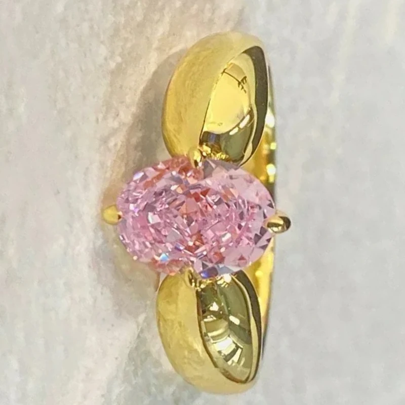 Ladies' High-end and Dazzling Oval Engagement Jewelry, Fashionable Accessories, Water Droplet Geometric Zircon Ring