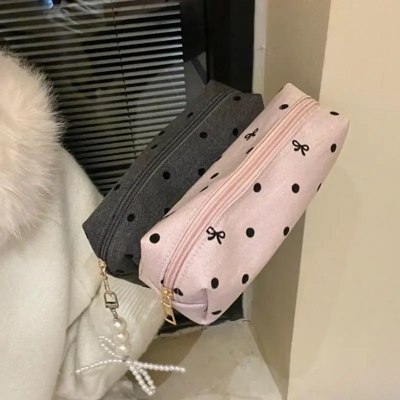 Tragbare Stoff-Federtasche für Schüler im koreanischen Stil, gepunktete Federtasche mit großer Kapazität, modischer Schreibwaren-Organizer, Kosmetiktasche – Detail 1