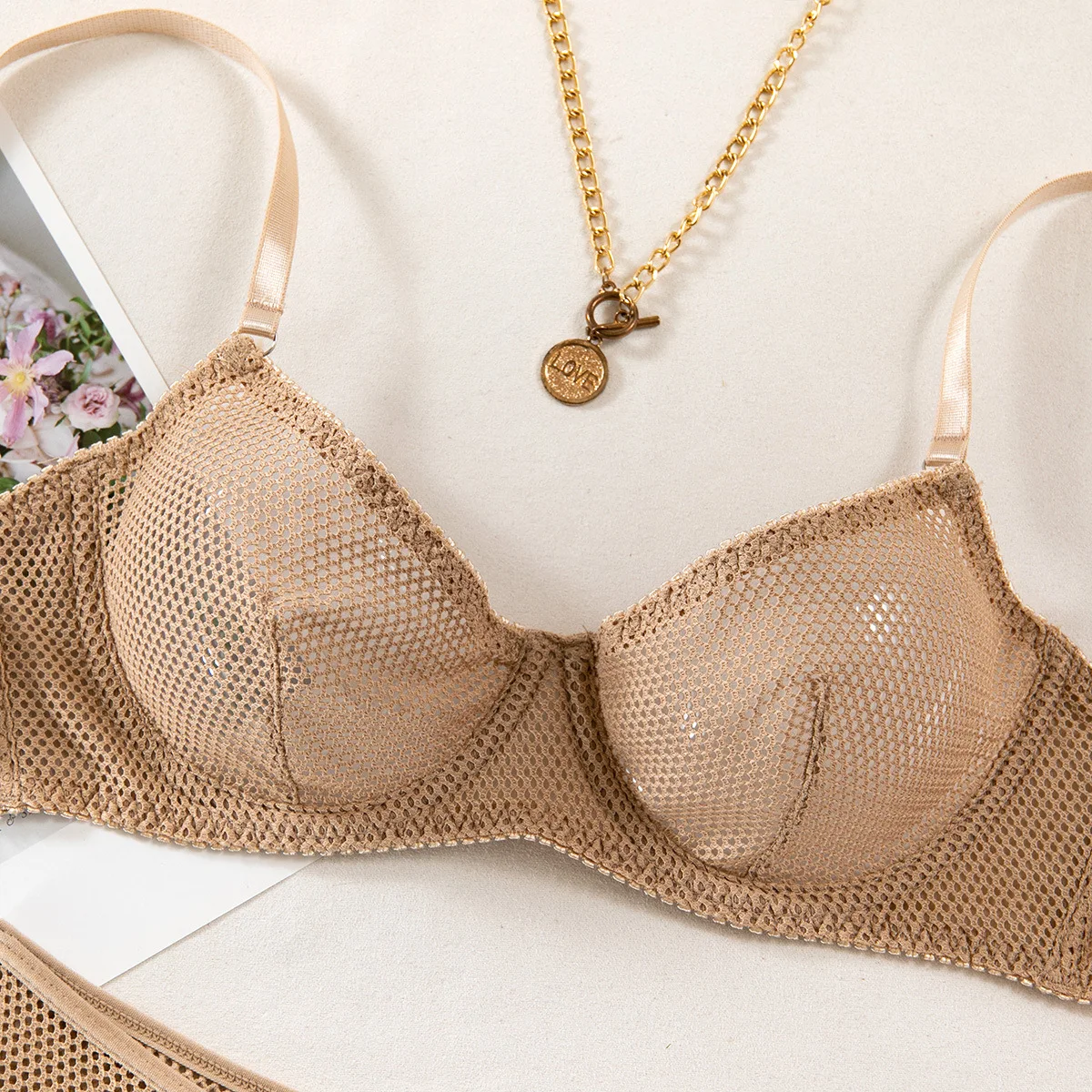 Hollow Out Lingerie Set Underwire PushUp Bra Panty 3Piece French Lace Exotic Underwear for Women