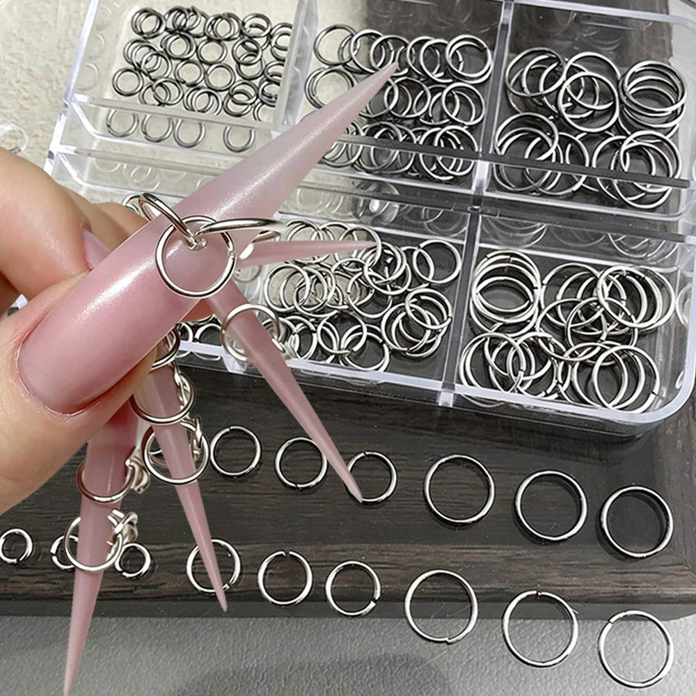6er-Set Nagelcharms aus Metall in verschiedenen Größen, silberfarben und schwarz, punkartige perforierbare runde Kreise, hohle Kreise zur Nageldekoration