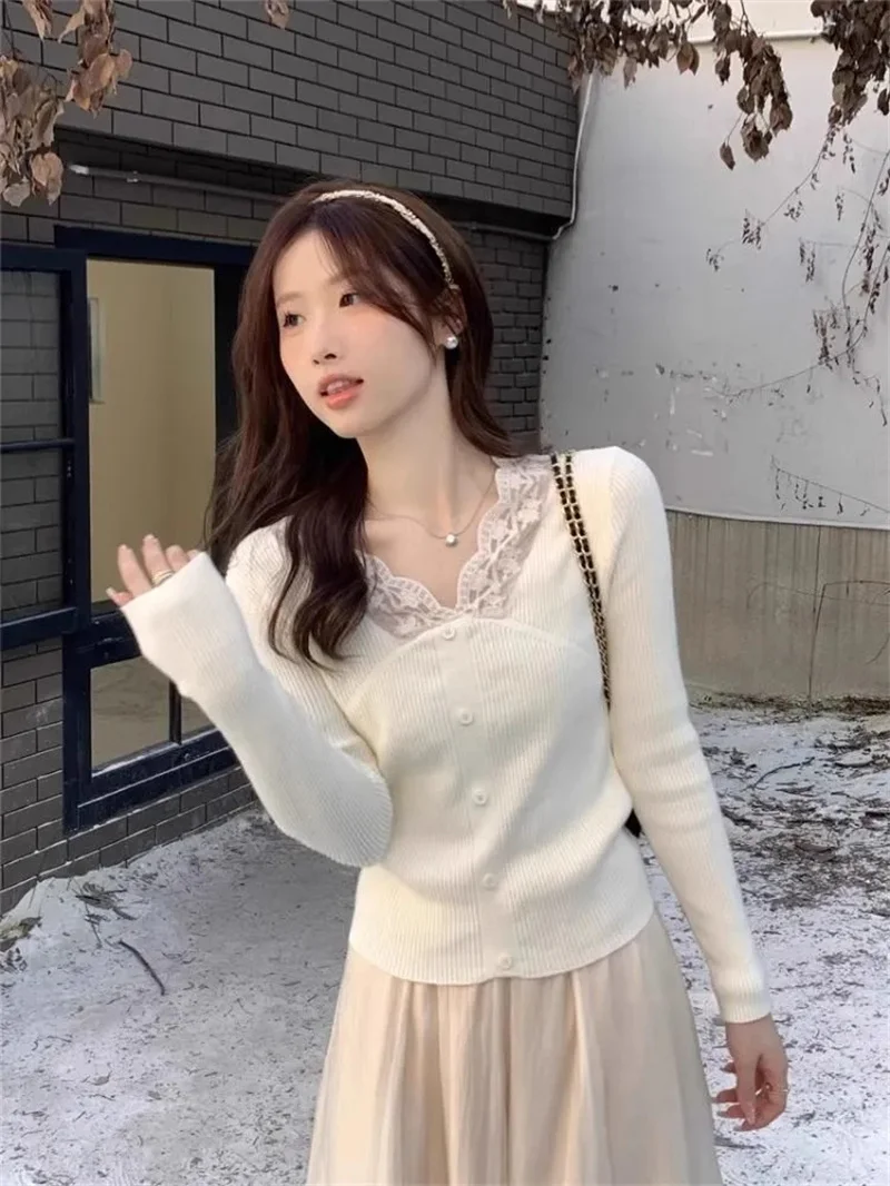 

French Gentle Style Lace Lace Bottom Shirt With Thin Sweater Underneath Women Autumn And Winter New V-Neck Slimming Knitted Top