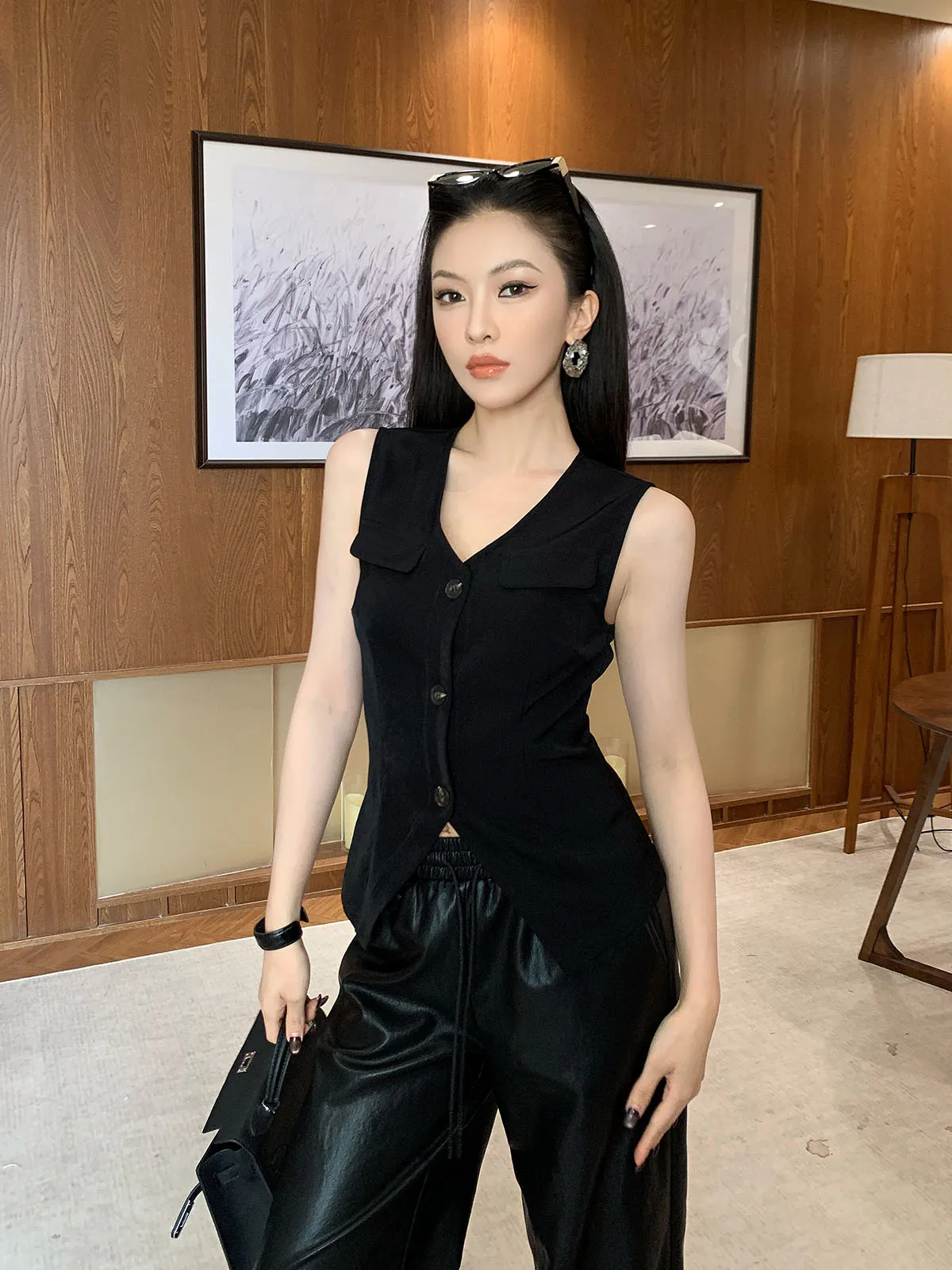 

Летний укороченный топ Jijinqi без рукавов с открытыми плечами, V-образным вырезом, облегающий, повседневный, универсальный, из смесового полиэстера со спандексом, для ношения под одеждой