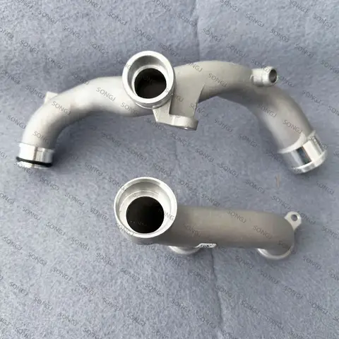 랜드로버 레인지로버 스포츠 3.0L V6 5.0 V8 LR4 LR090630 LR092992에 적합한 자동차 온도 조절기 엔진 라디에이터 워터 파이프