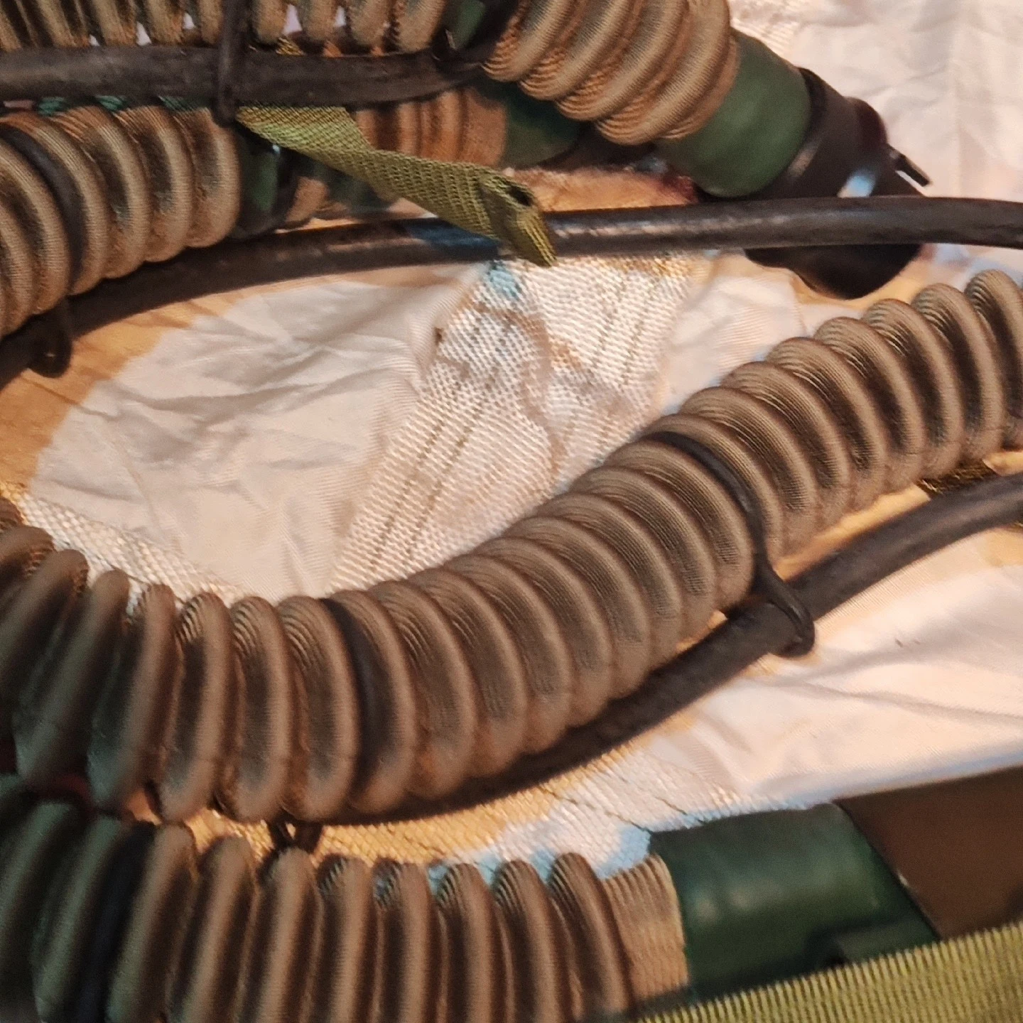 الفائض العسكري الأصلي الأصلي الصيني عالي الارتفاع المقاتل الطيار نمط 6505 قناع الأكسجين