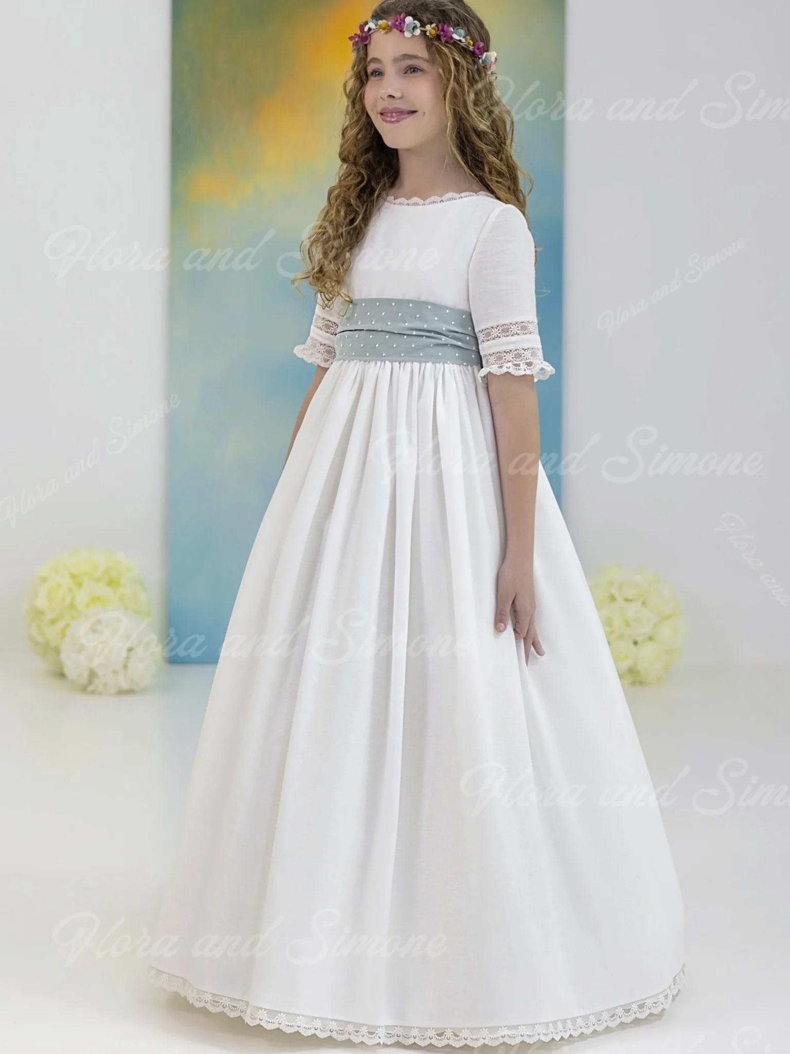 Gaun Pengiring Pengantin Anak Lengan Setengah dengan Sabuk, Motif Bunga, untuk Tamu Pernikahan, dengan Pita, Warna Putih Gading, Bahan Tulle dan Renda, untuk Komuni Pertama