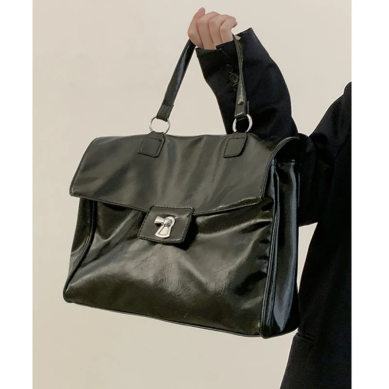 Retro Large Capacity Oil Wax Leather Crossbody Bag Women‘s 2024 New Popular Fashion Portable Commuter Bag High Quality Briefcase