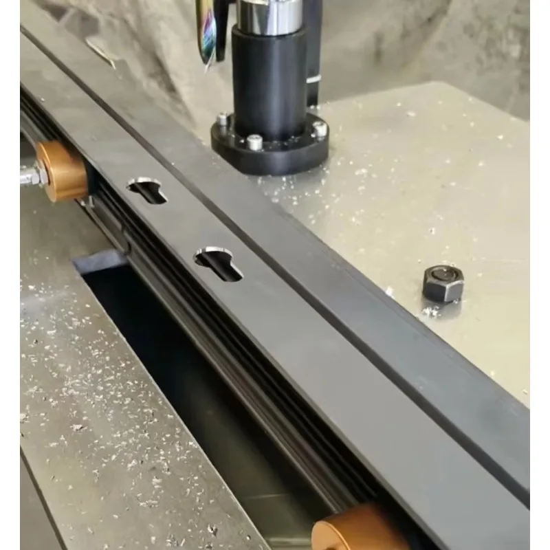Supply Single Axis High Speed Copy Router Machine for Aluminum & UPVC Door Window Profile