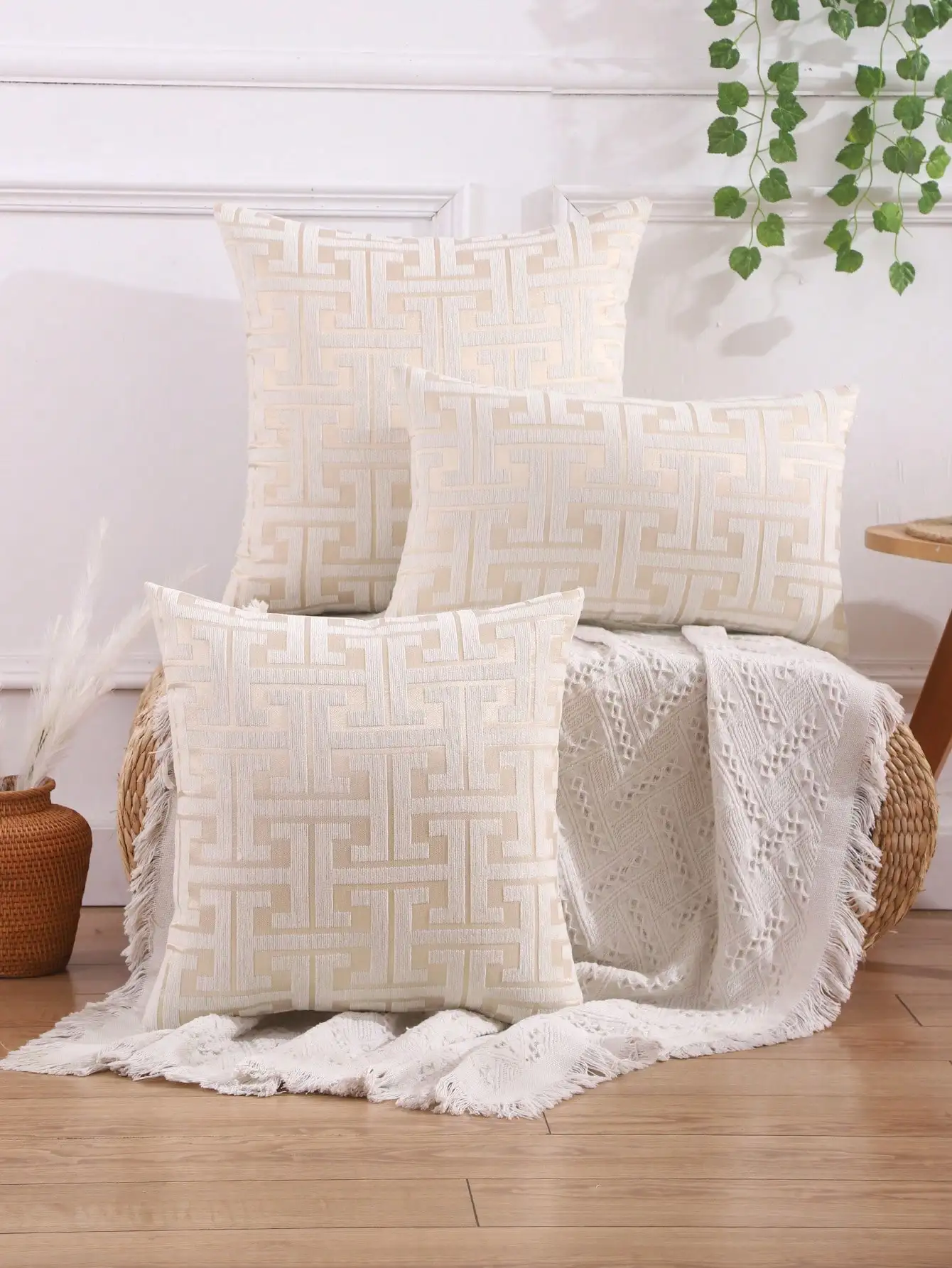 1pc Embroidery Detail Cushion Cover Without Filler, Modern Throw Pillow Case for Sofa, Home Decor 30x50CM 45x45CM Pillowcase