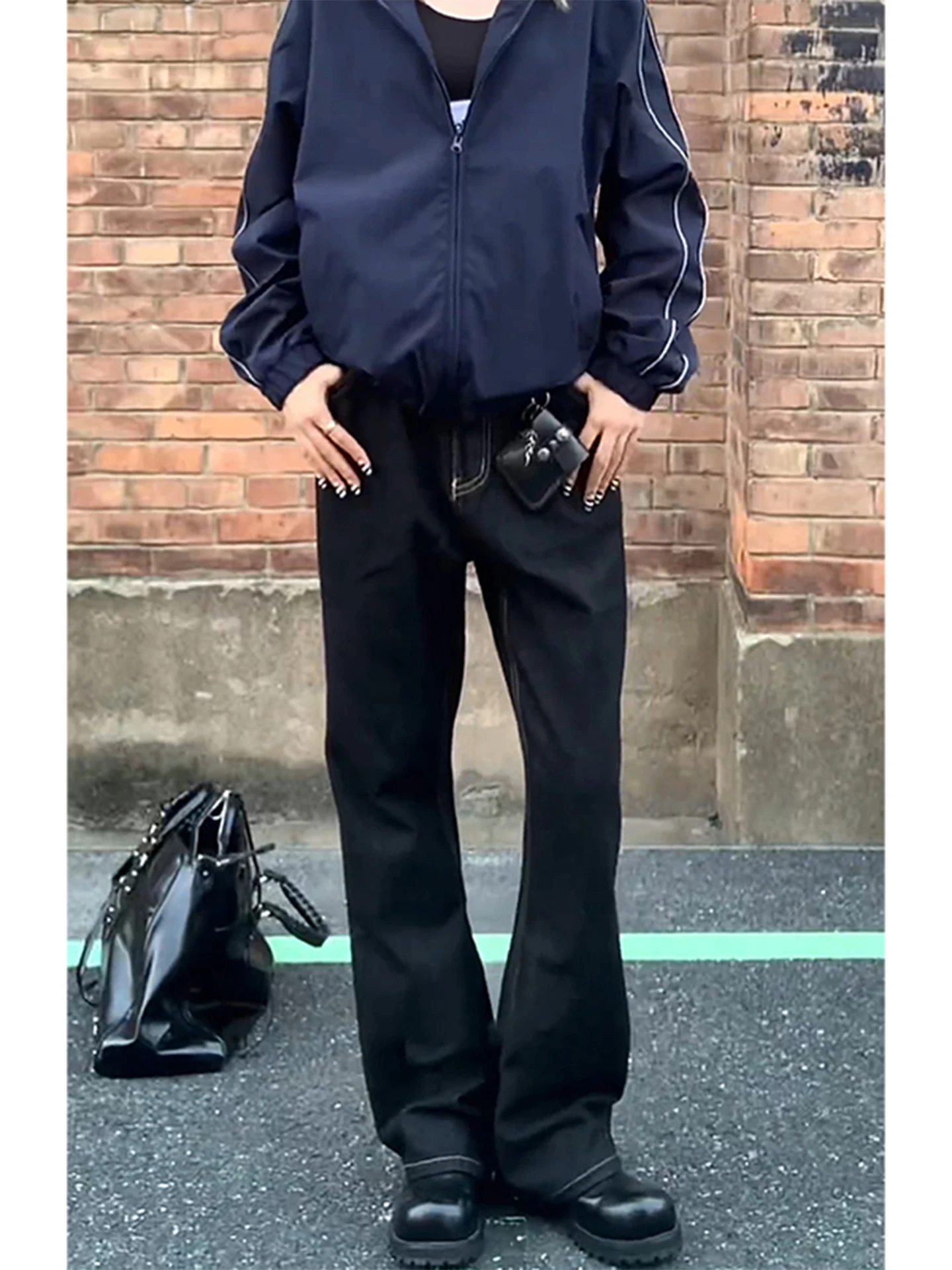 Jeans Bla Denim Knife para Hombre, Corte Recto Holgado, Estilo Cleanfit, Pantalones Acampanados, Colección Otoño, Cintura Media, Cierre con Cremallera