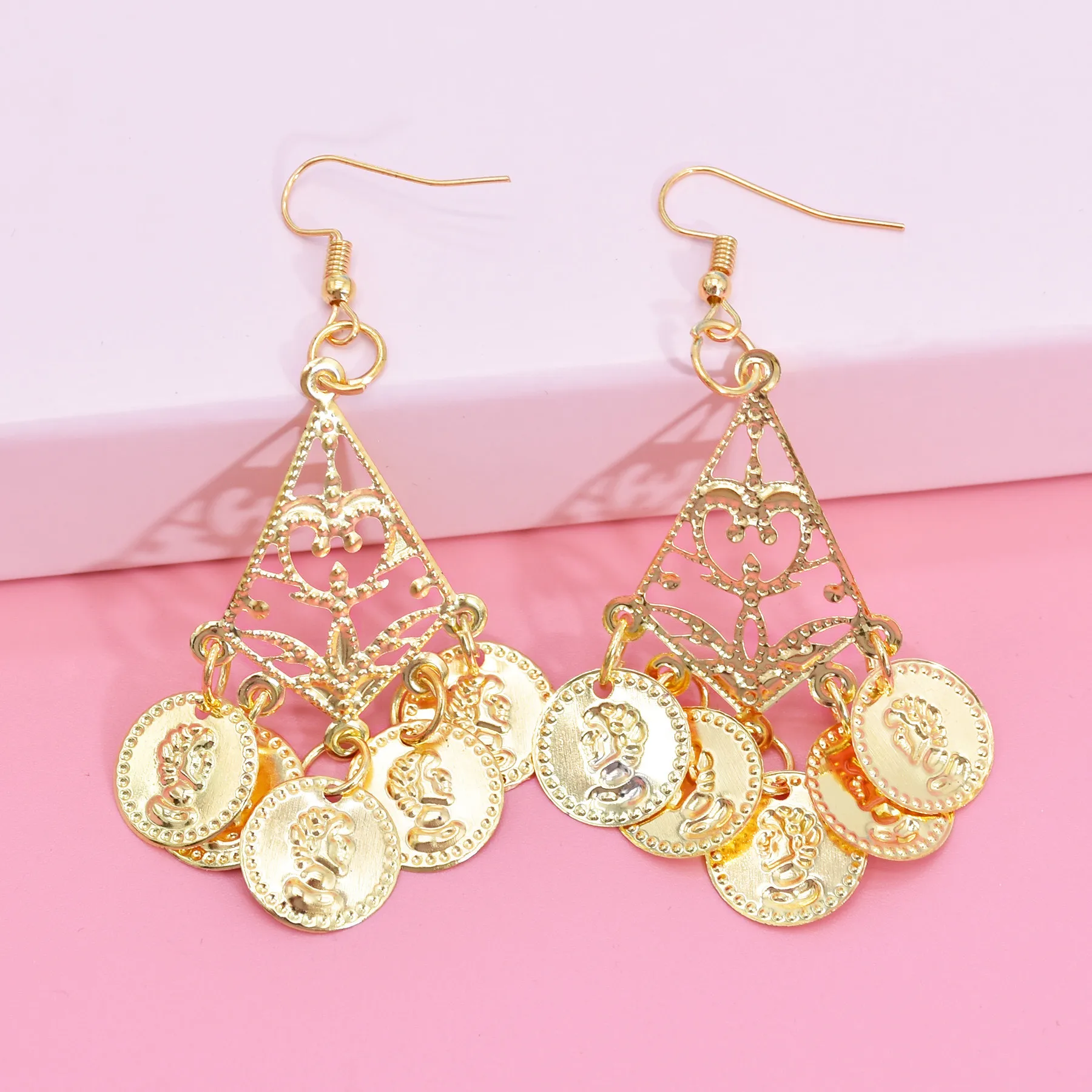 ชุดเต้นระบำหน้าท้องต่างหูสร้อยคอโลหะเครื่องประดับ2ชิ้น/เซ็ตชุดเต้นระบำหน้าท้องสีทองอุปกรณ์การแสดง