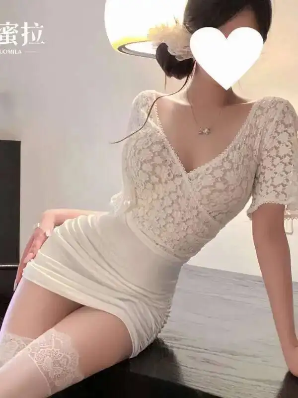 Abito aderente in pizzo sexy Elegante uniforme Tentazione Sheer Nightclub Indumenti da notte Scollo a V T Shirt Mini abito Dolce Top sexy K4YX