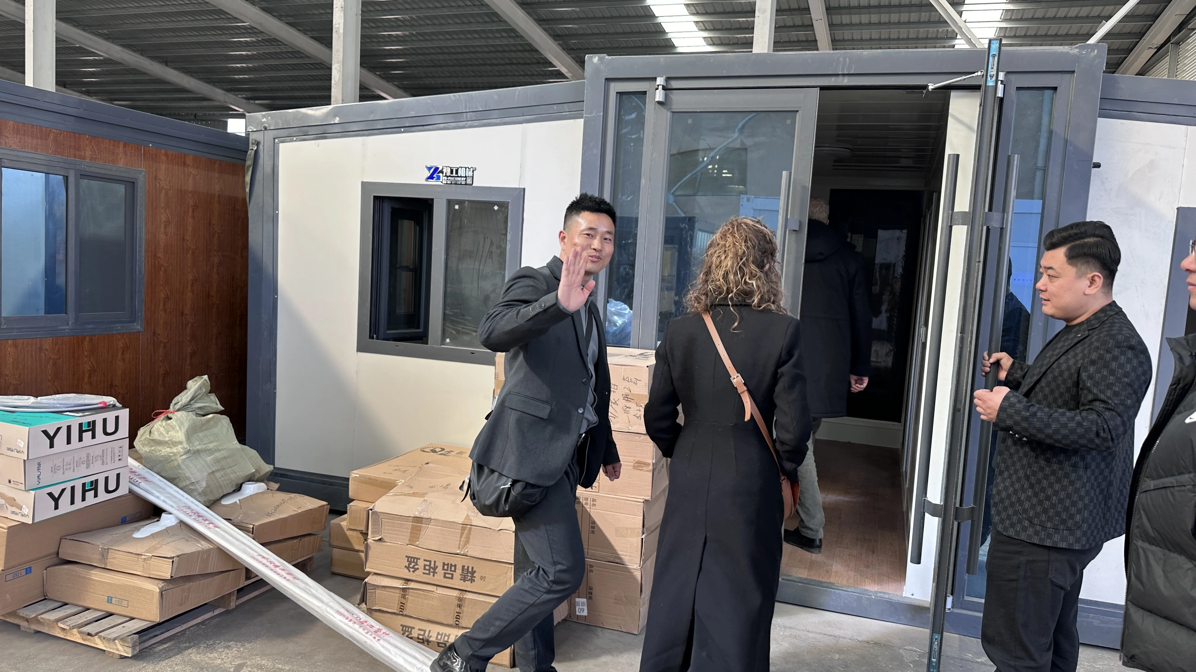 China Supply Container House 2 Bedroom Mobile Homes Ready Prefab Folding House Container Fold Out Room Villas for Czech Republic