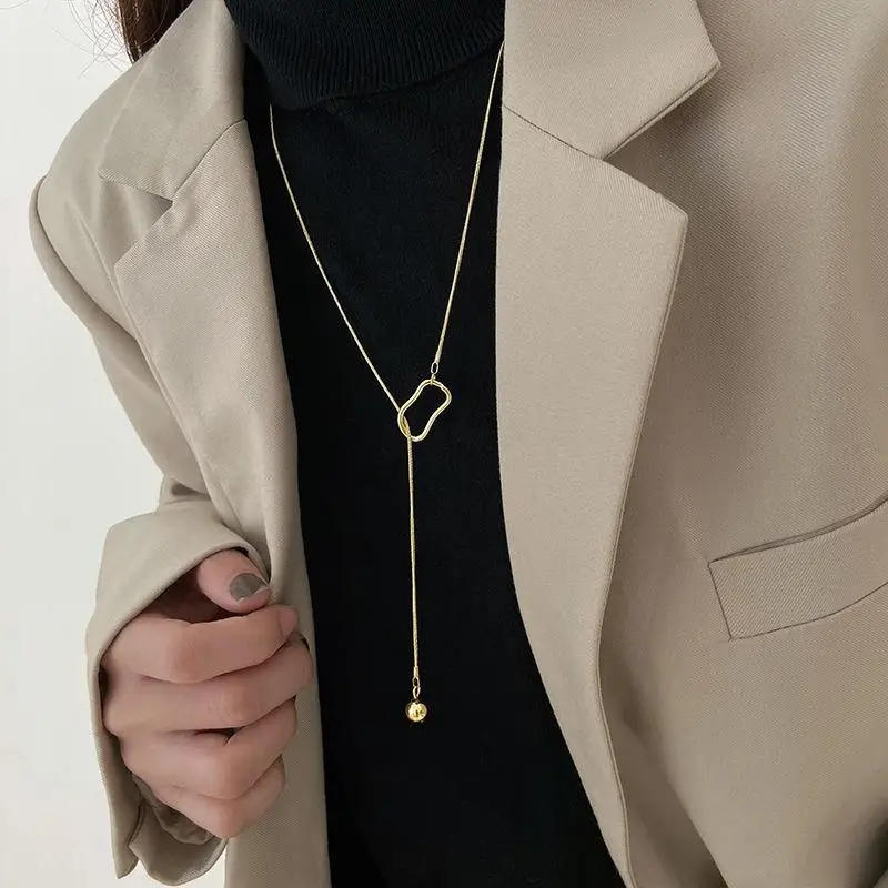 Minimalist Metal Ballpoint Pendant Necklace For Women Lady Elegant Long Geometric Pull-Out Chain Necklace Autumn Sweater Jewelry