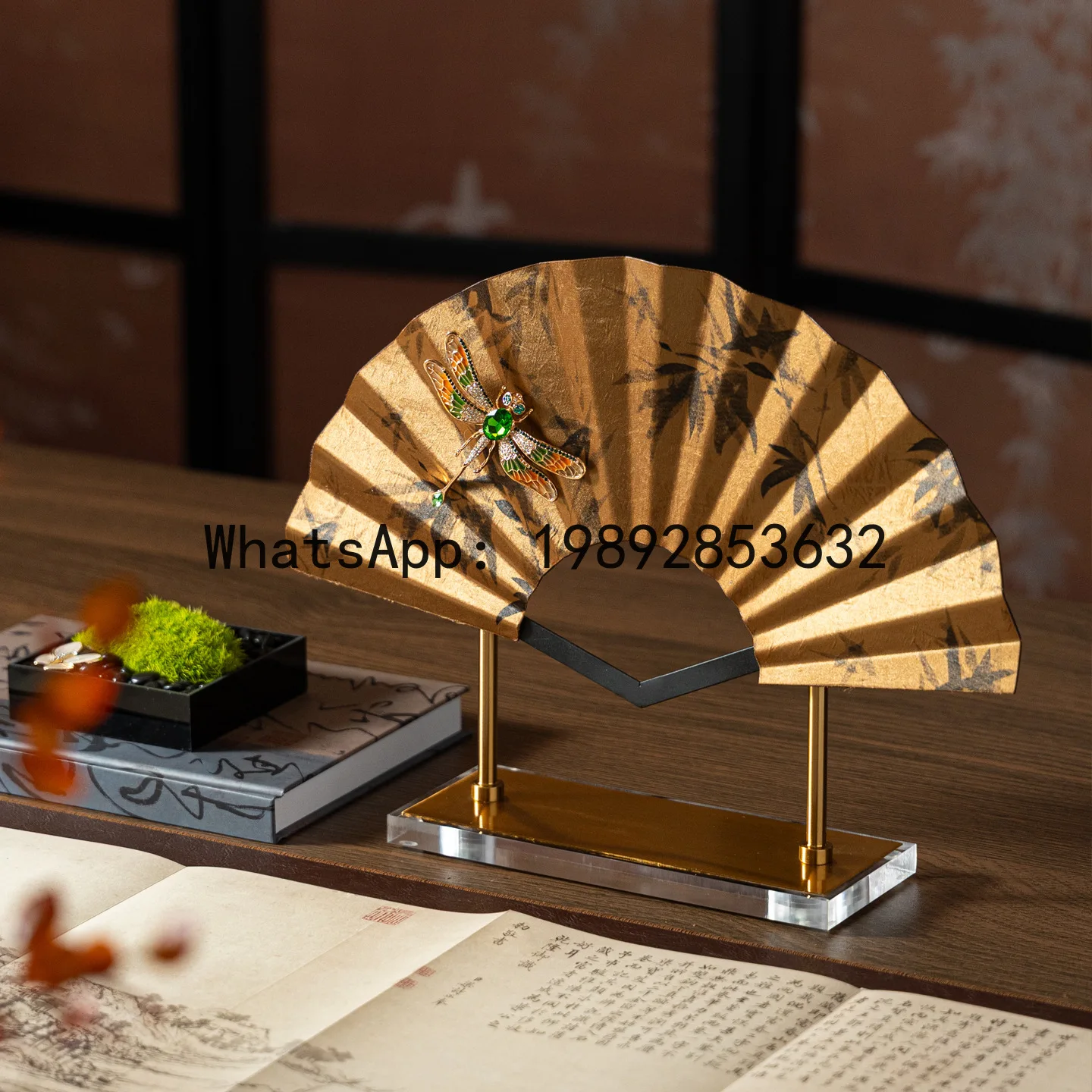 

New Chinese old money style retro model room study desk tea room soft decoration art fan