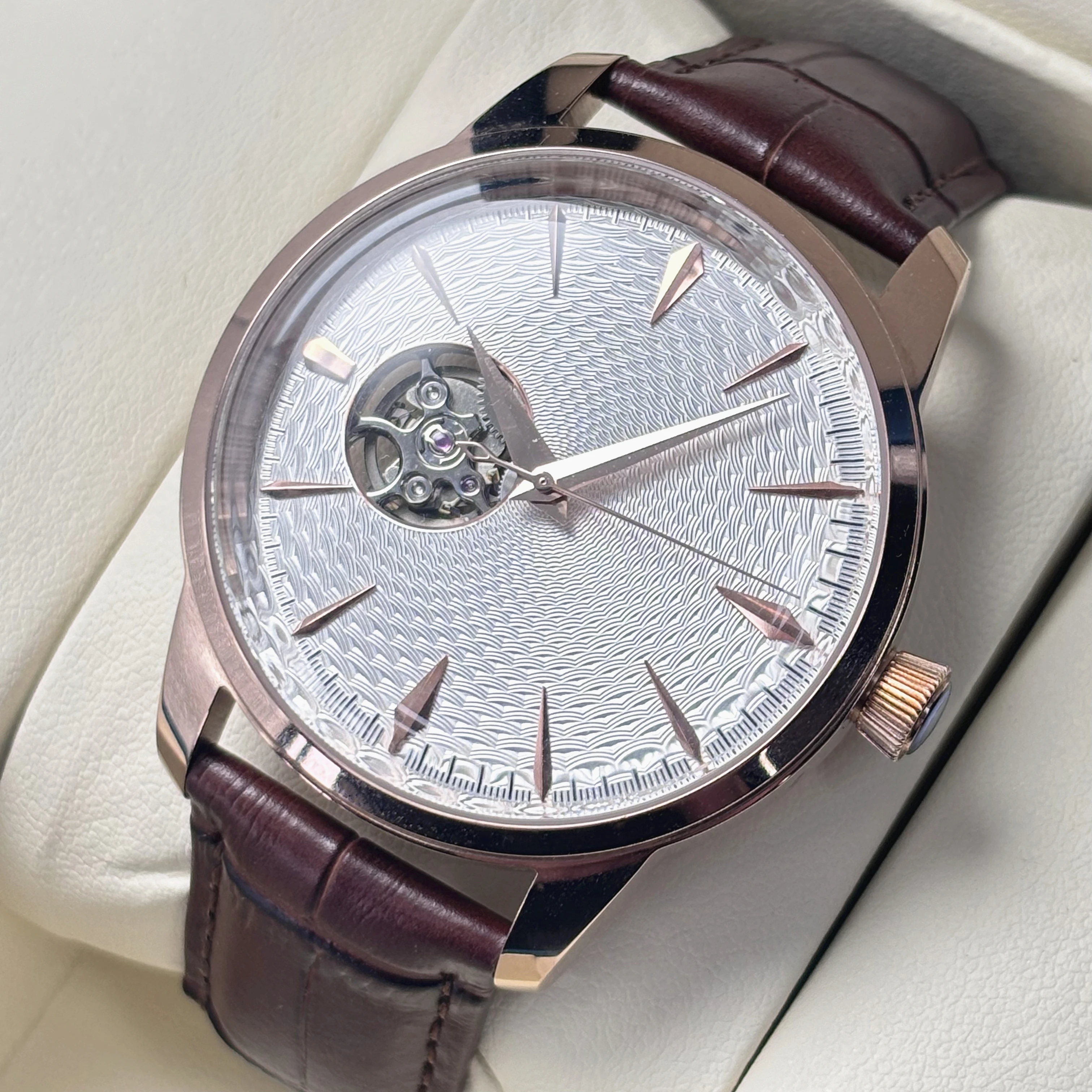 

Новые мужские часы CHINA NH35, часы-коктейль, с индивидуальным логотипом, сапфировое стекло, корпус 40,5 мм, автоматический механизм NH35, водонепроницаемые часы