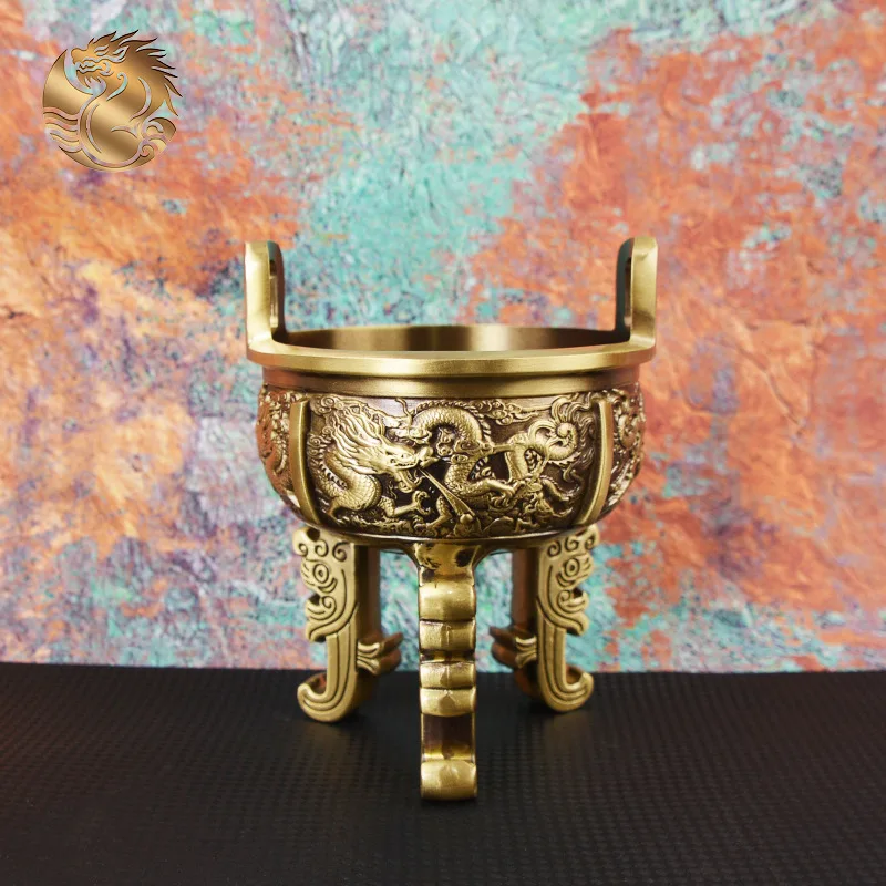 il-ragazzo-a-tre-piedi-in-ottone-incontra-la-decorazione-del-regalo-del-treppiede-in-bronzo-dell'ingresso-dell'ufficio-dell'inscrizione-della-ragazza