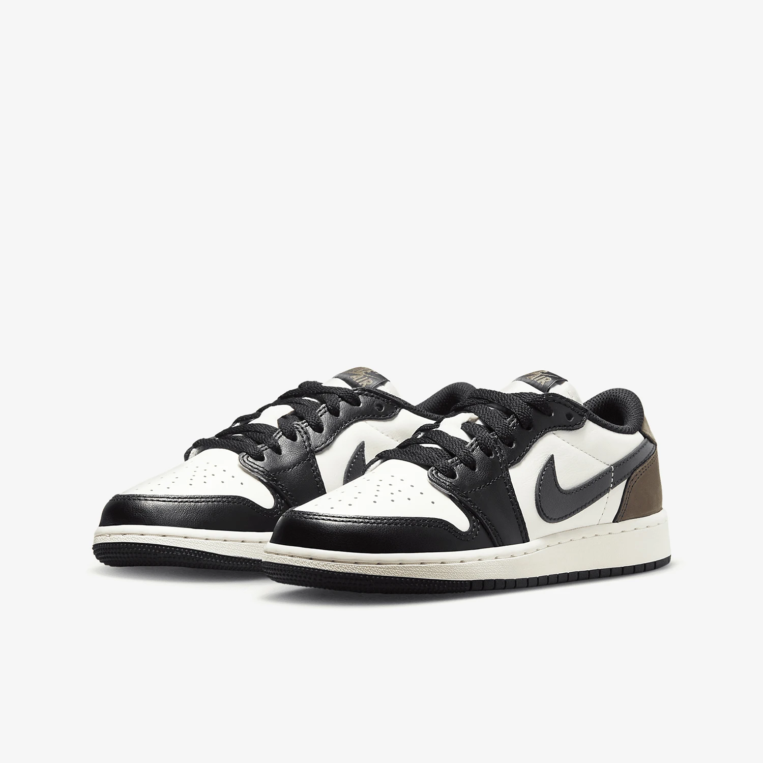 

Nike Authentic Jordan GS Girls' Retro Classic Casual Skate Shoes CZ0858-102