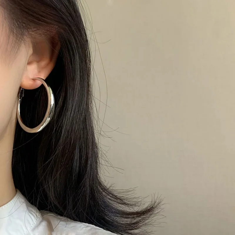 

2026 New Fashion Stainless Steel Metal Big Circle Hoop Earrings For Women Exaggerated C-Shaped Round Earrings Jewelry Gifts