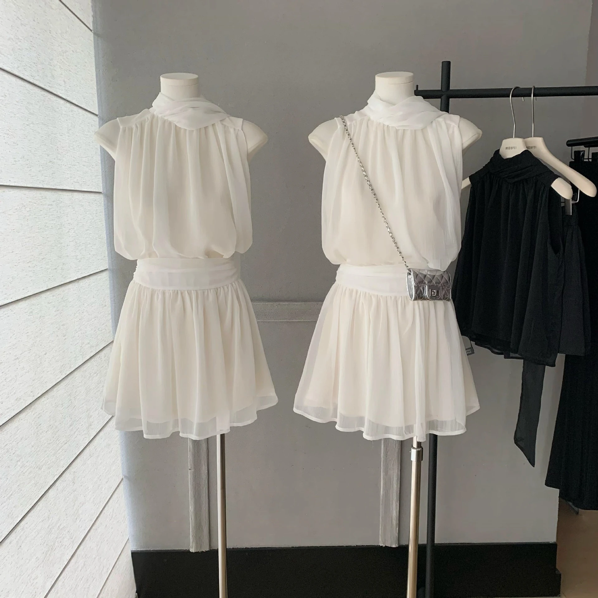 Korean women's wardrobe, Korean niche design, black and white temperament, waist cinching set for spring and summer women