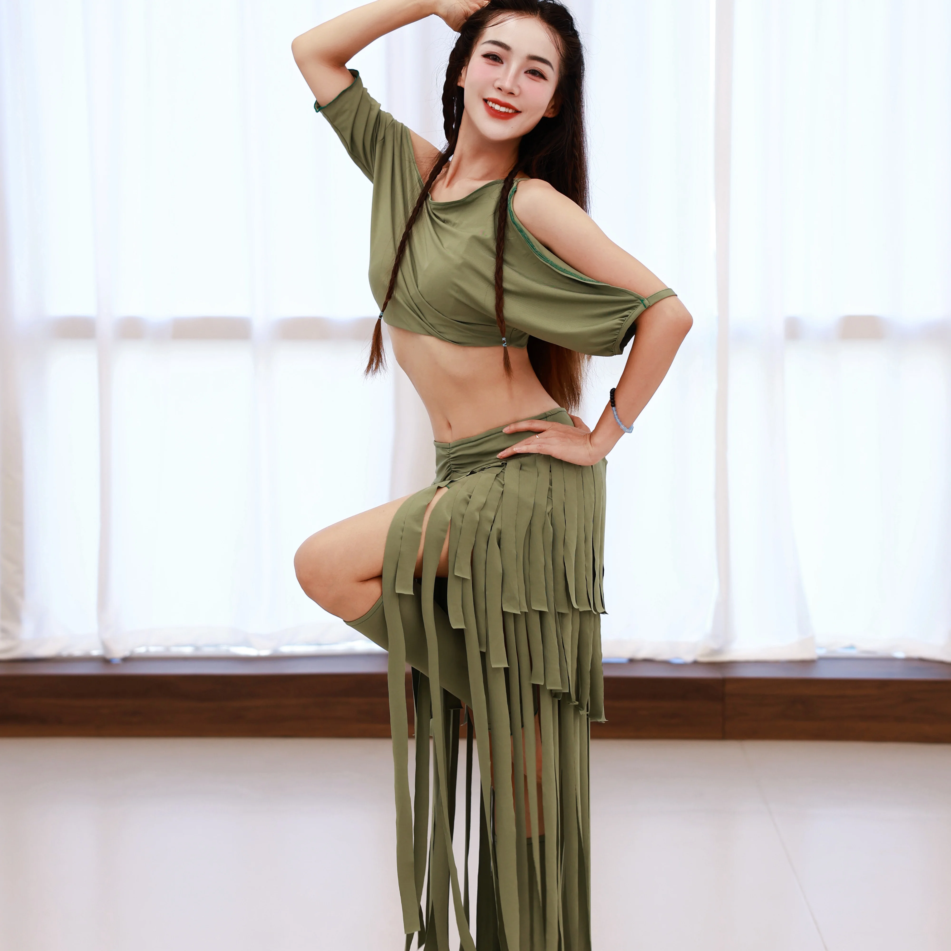 新しいベリーダンス衣装ゆったりと快適なトップ + タッセルロングスカートセット女性のオリエンタルダンスプロフェッショナルパフォーマンススーツ