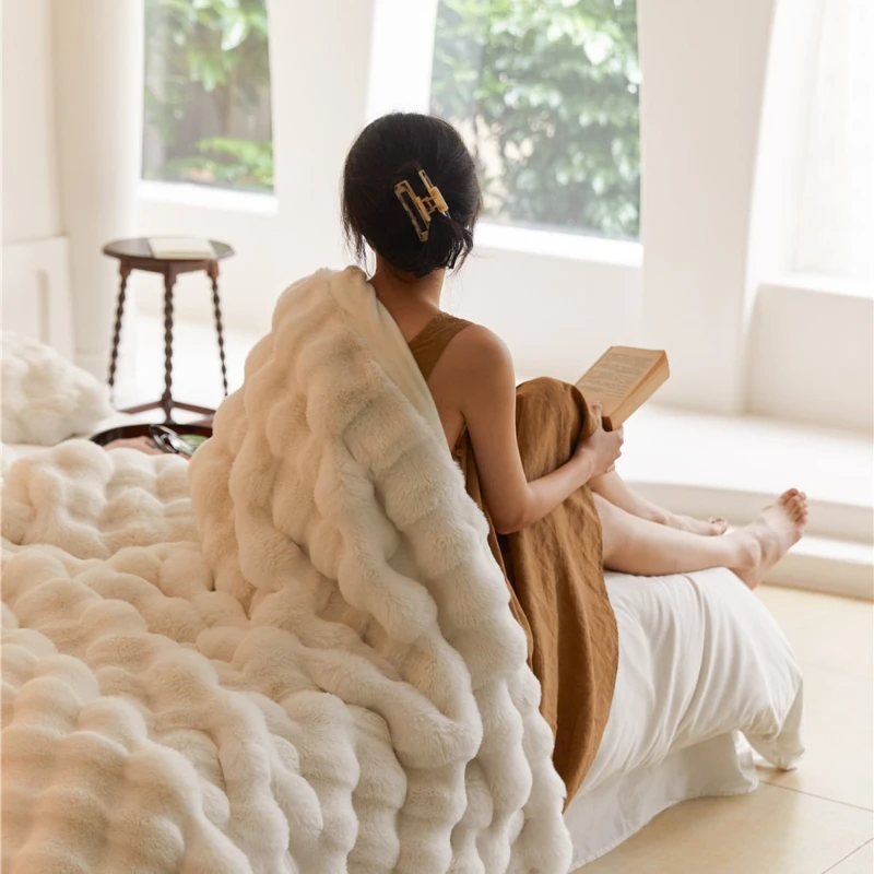 Luxury Solid Color Faux Rabbit Fur Blanket Winter Thickened Warm Faux Fur Blanket Soft Fluffy Throws Blankets for Sofa Bed Naps
