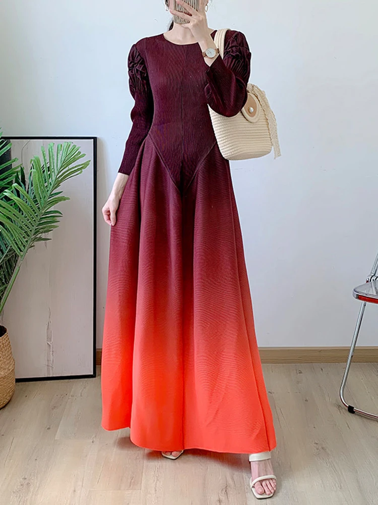 GVUW Pleated Gradient Lantern Dress For Women 2024 Autumn New O-neck Long Sleeves Female Evening Dresses Fashion Elegant 17G2002