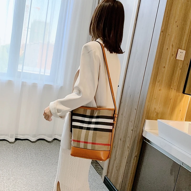 Sac à bandoulière tendance pour les voyages quotidiens au bureau, finition en Faux daim souple, sangle réglable, pratique et élégant