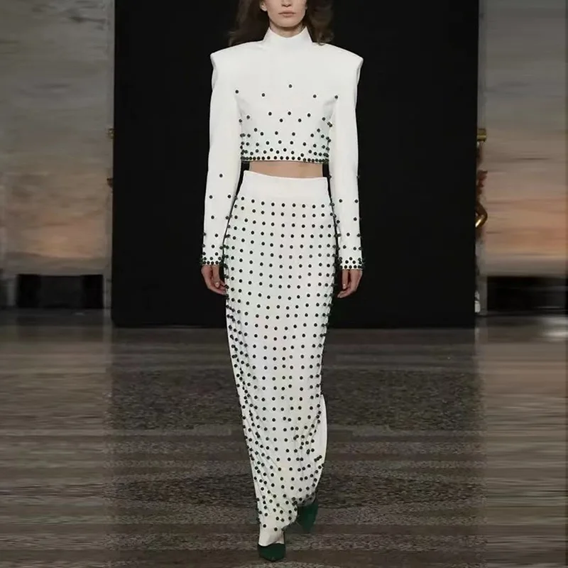 

Elegant European and American celebrity fashion new heavy-duty pearl embroidered short top, long skirt suit, two-piece set.
