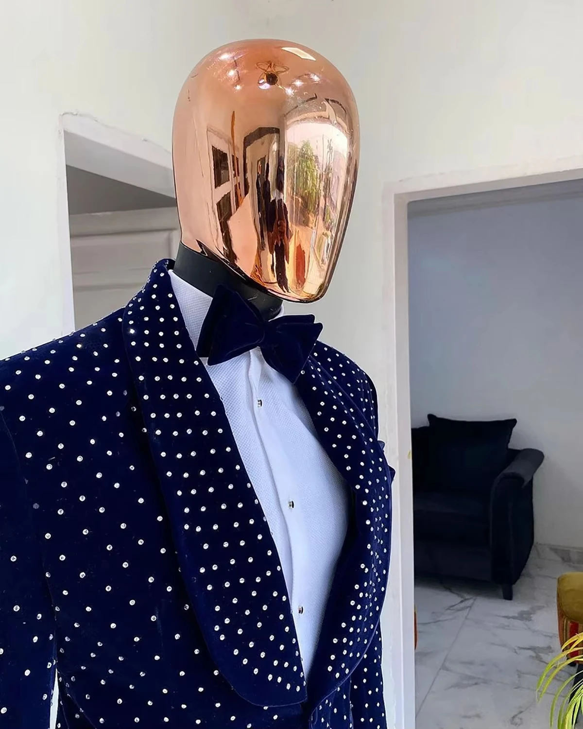 Op maat gemaakte herenpakken op maat gemaakte 2-delige fluwelen blazer zwarte broek één knop revers op maat gemaakte bruidegom bruiloft formele gelegenheden