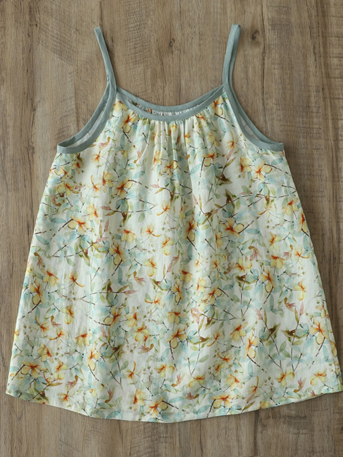 レトロな花柄麻素材トップス レディース ゆったり カジュアル インナーウェア 夏 2025 通勤 スタイル レギュラー丈 植物柄プリント