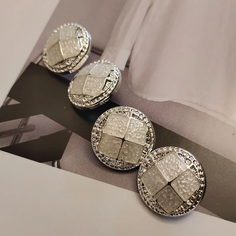 Gitter-Tropföl-Metallknöpfe, hochwertige Handnähen, Schaftknöpfe für schicke Dekor-Mäntel und Trenchcoats, Nähknöpfe, 6 Stück, 18/23 mm – Detail 6