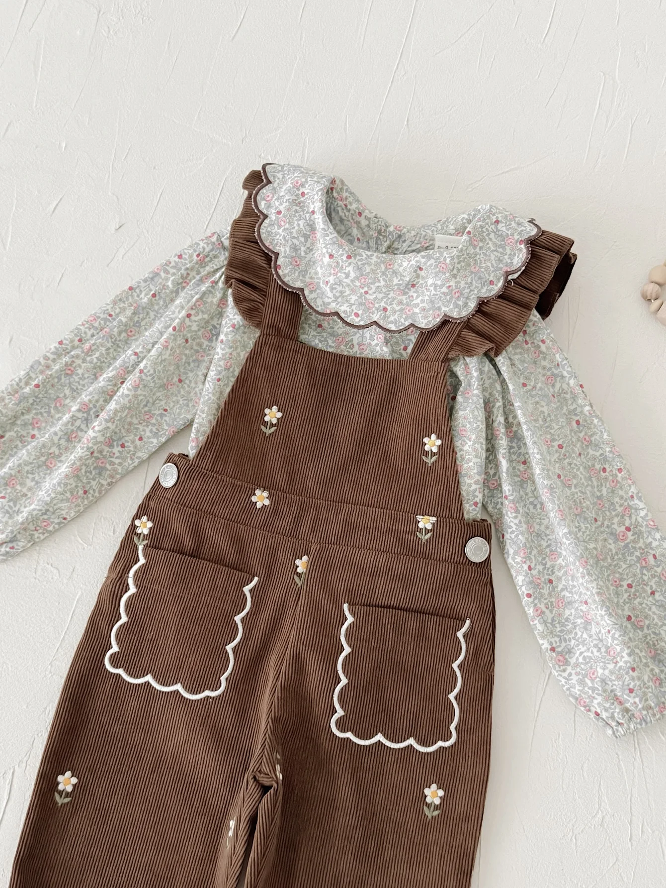 Korean Pastoral Infant Clothing Set, White Lace‑Trim Top & Brown Corduroy Pocket‑Embroidered Floral Overalls