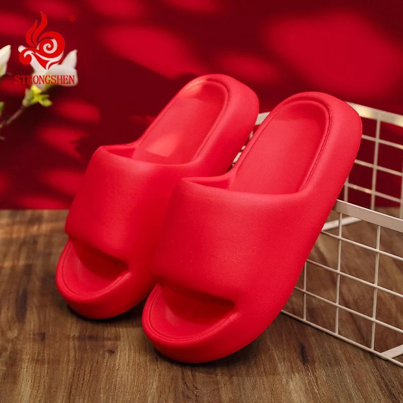 STRONGSHEN-zapatillas de baño con plataforma gruesa para hombre y mujer, chanclas antideslizantes de suela suave de EVA roja para interiores, moda de verano