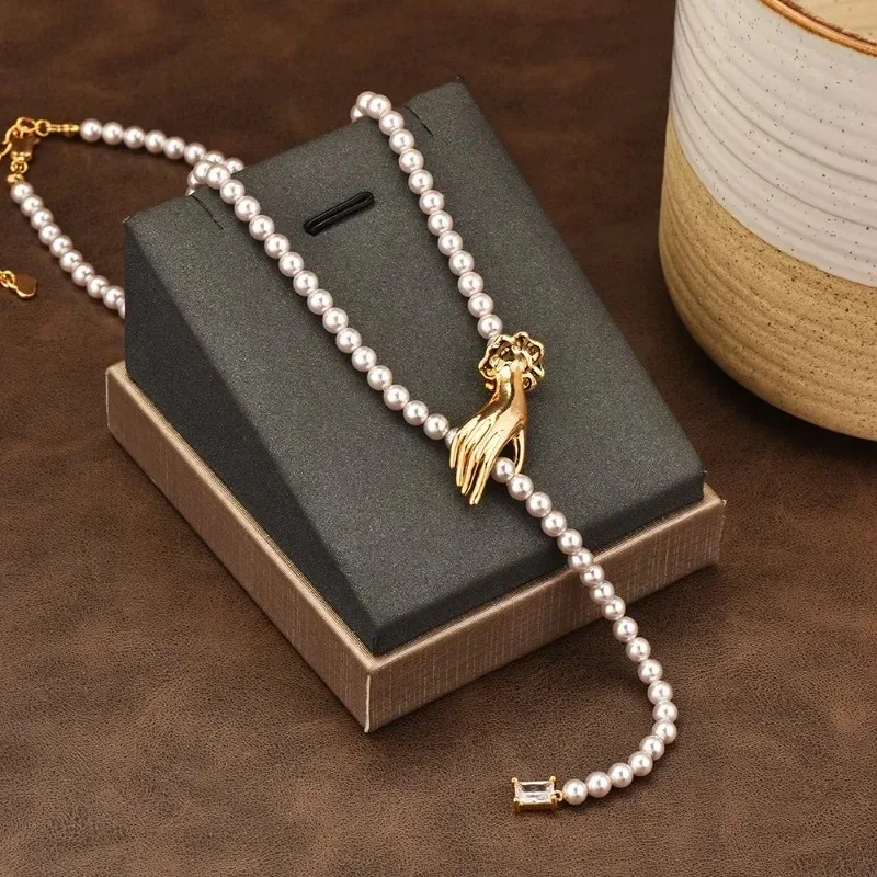 

Fashionable clothing necklaces, sweater chains, retro necklaces, elegant and exquisite ladies' necklaces, collarbone chains