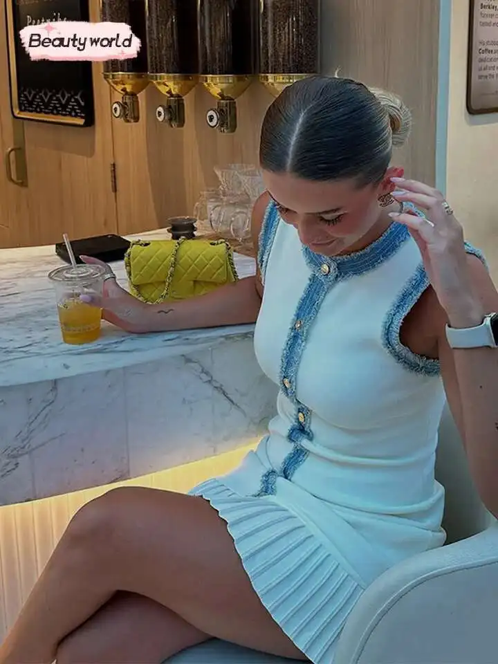 Minivestido elegante plisado de punto con diseño de telas combinadas para mujer, Vestido sin mangas con cuello redondo y una hilera de botones, Vestido de moda