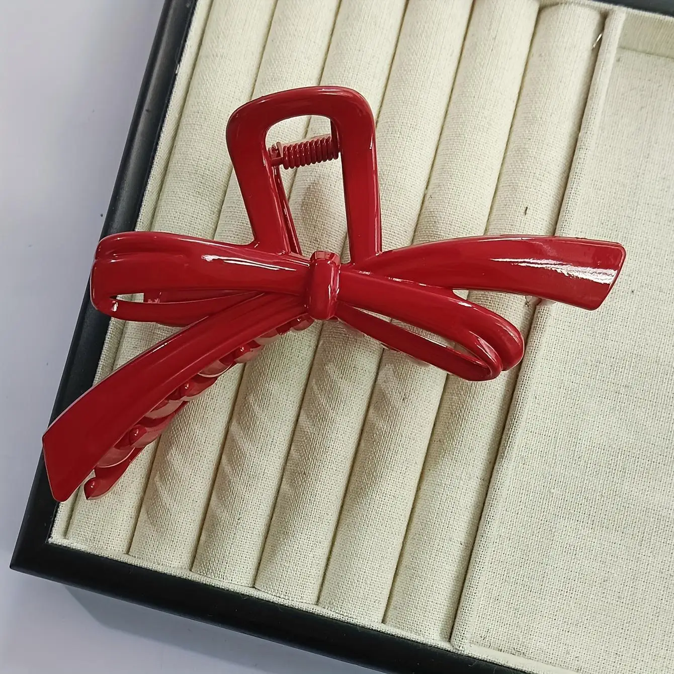 2개 여성용 블랙 레드 샤크 헤어 클립 집게핀, 뒷머리 드레스용 심플하고 데일리 파티에 적합한 디자인