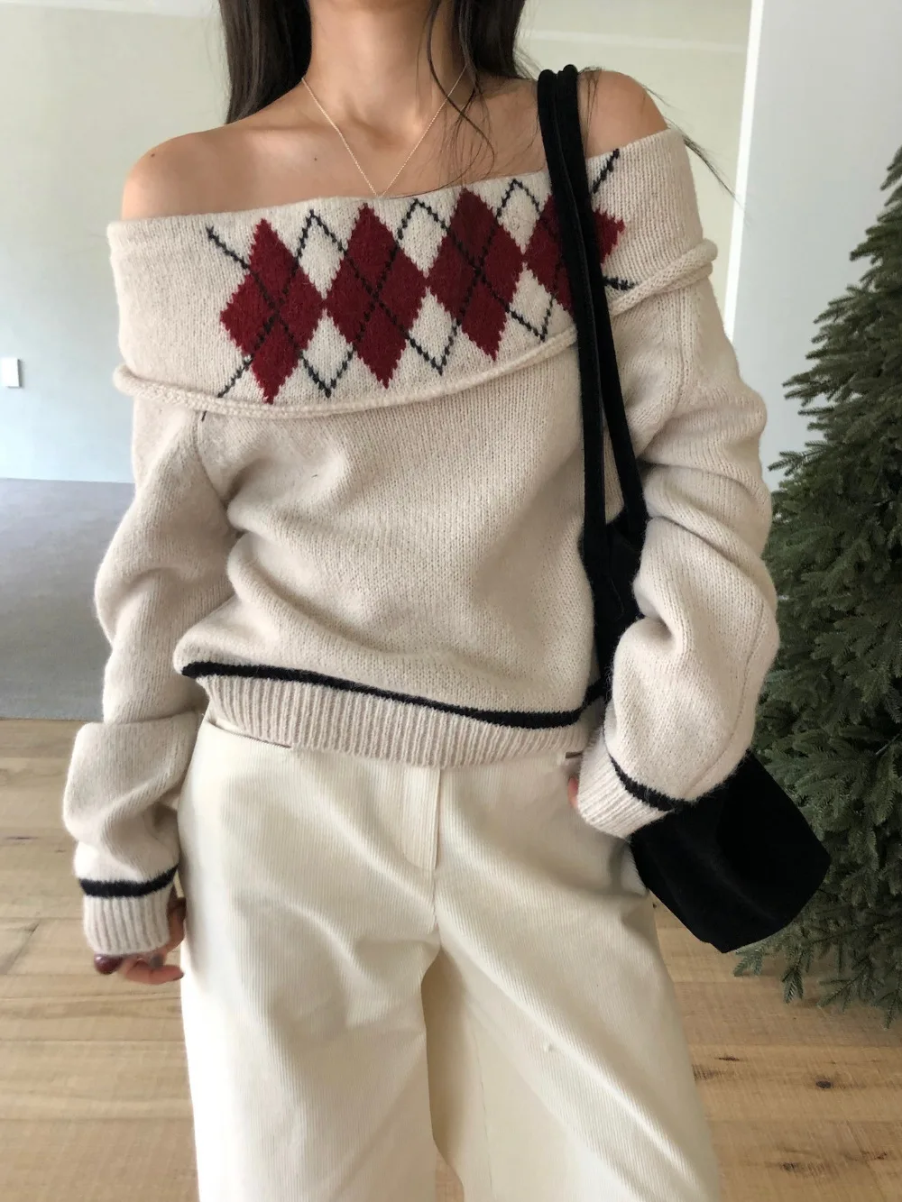 

Korobov Korean Chic Slash Neck Long Sleeve Casual Sweet Argyle All Match Pullovers