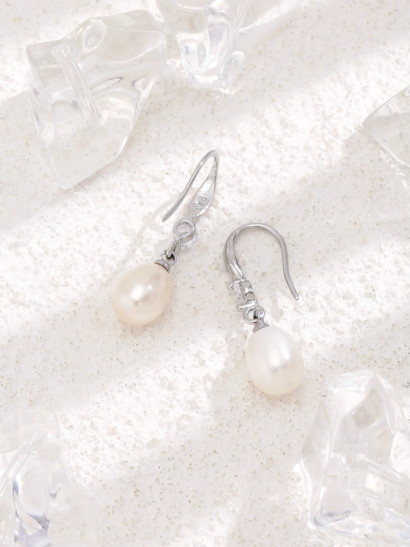 Exquisite fashion trend earhook single diamond pearl earpiece, casual daily party all match high-grade selling accessories