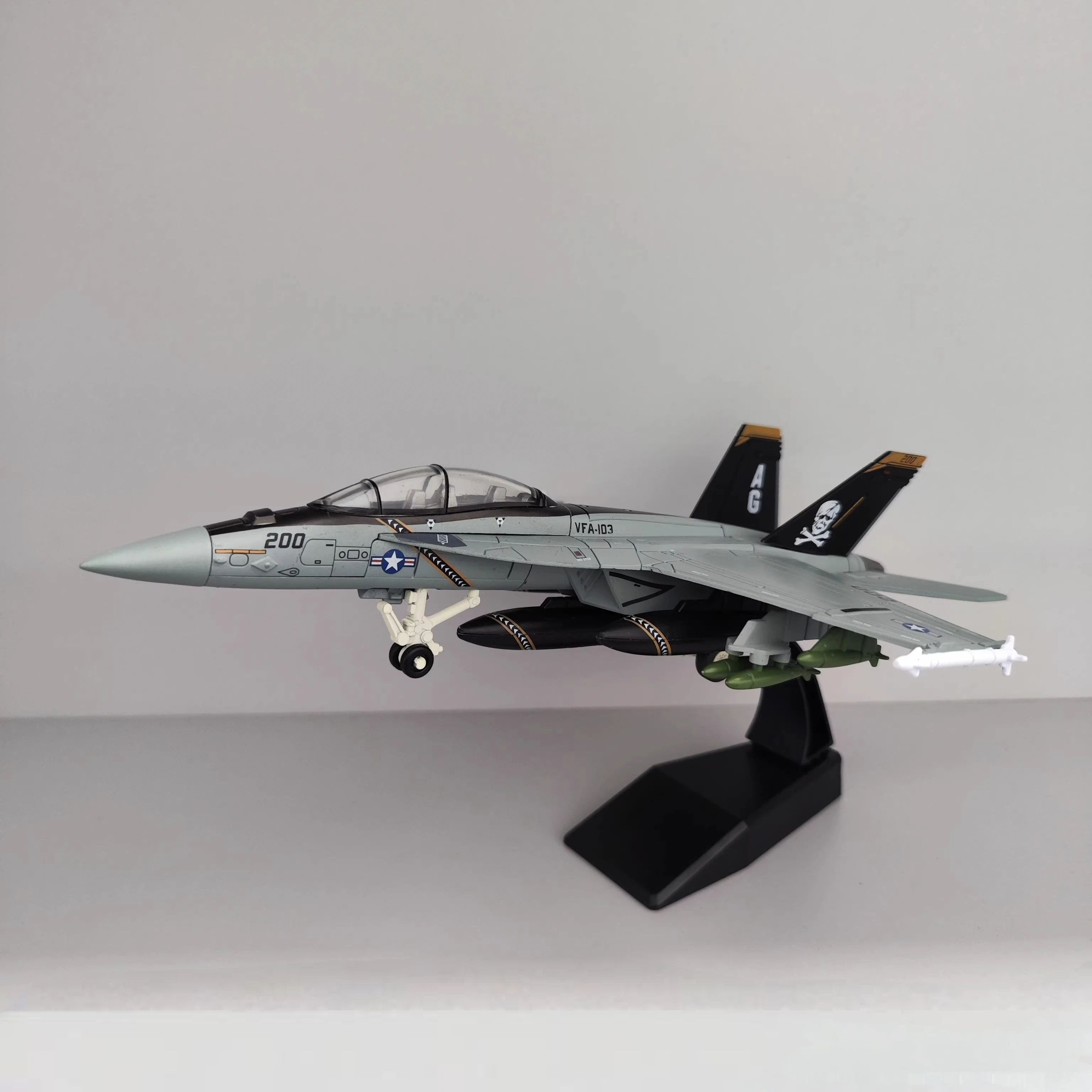 Neues 1:72 Maßstab Hochdetailliertes Modell der französischen Marine Dassault Rafale M Kampfjet aus Kunststoff für Sammler und Ausstellungszwecke – Detail 26