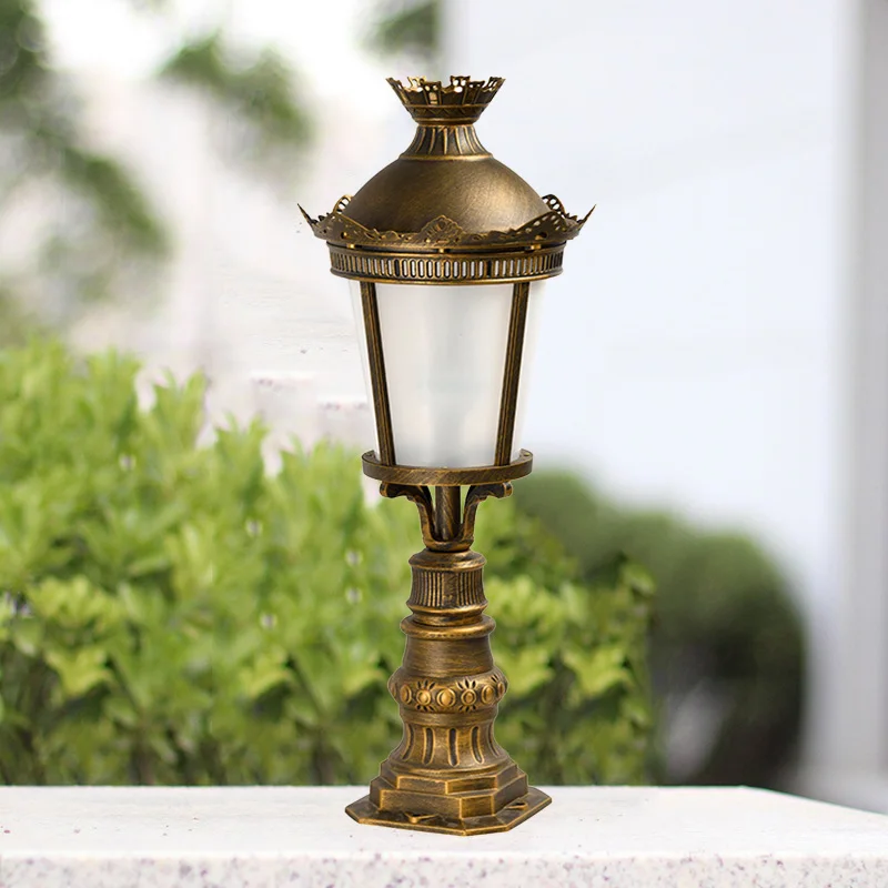 عالية السطوع حديقة عمود مصباح Ip65 مقاوم للماء الكهربائية E27 بوابة عمود مصباح أضواء عمود أوروبي